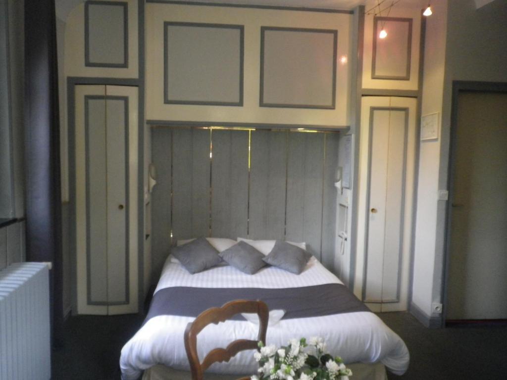 Hotel Ermitage Du Moulin Labotte Haybes Room photo
